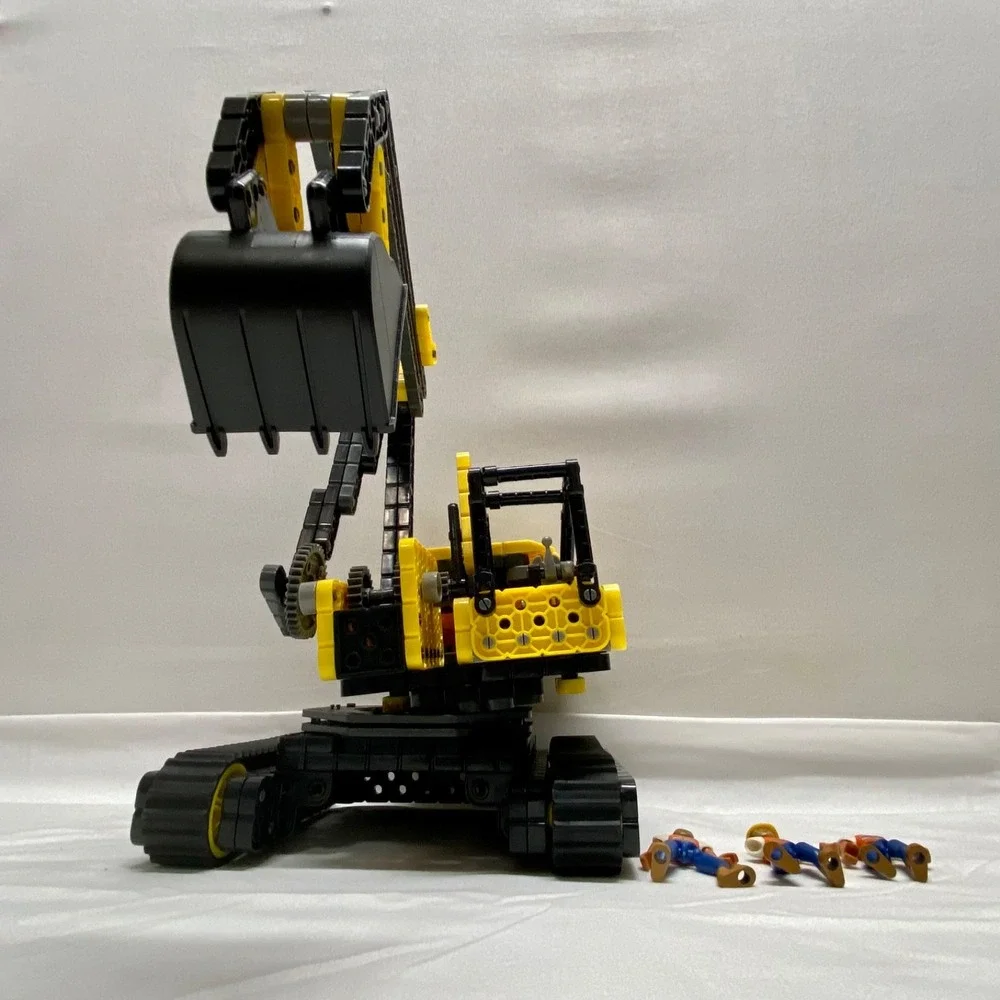 LEGO Technic Excavator Vexcon VIQ-1208 + 3 Worker Men Missing Limbs No Manuals
